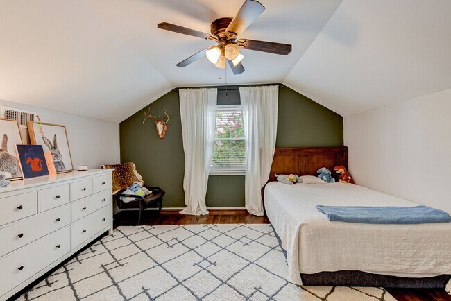 Building Photo - 10707 Piping Rock Ln