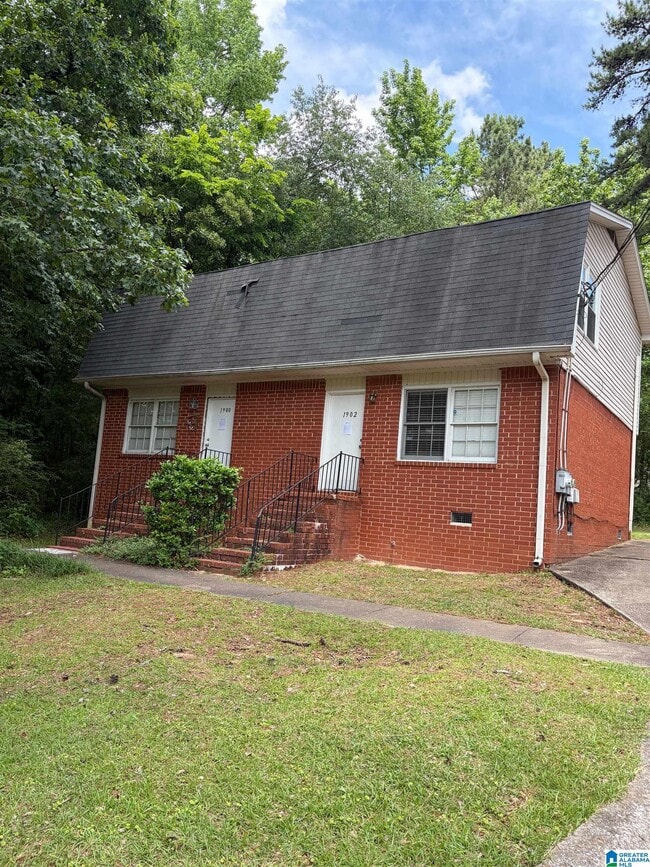 Building Photo - 1912 Lyle Dr