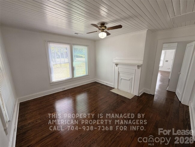 Building Photo - 1604 Carolina Ave