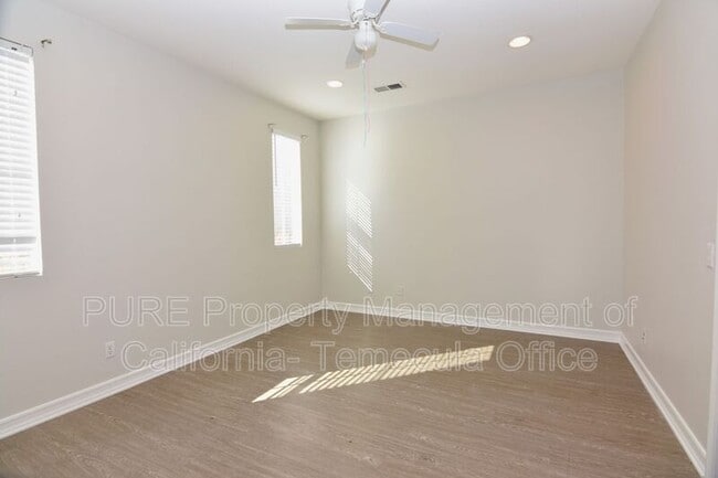 Building Photo - 23626 Applewood Pl