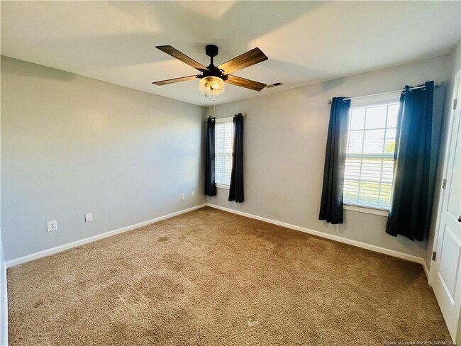 Building Photo - 641 Hogart St