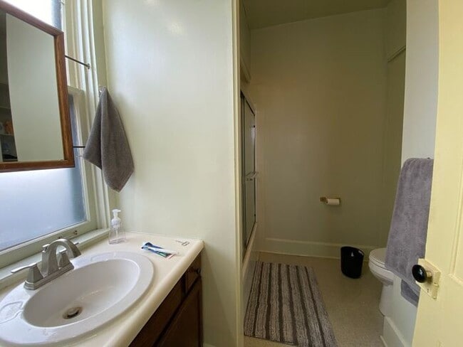 Building Photo - $1,500 | 2 Bedroom, 1 Bathroom 1st Floor Duplex | No Pets | Available for an August 11th, 2026 Mo...