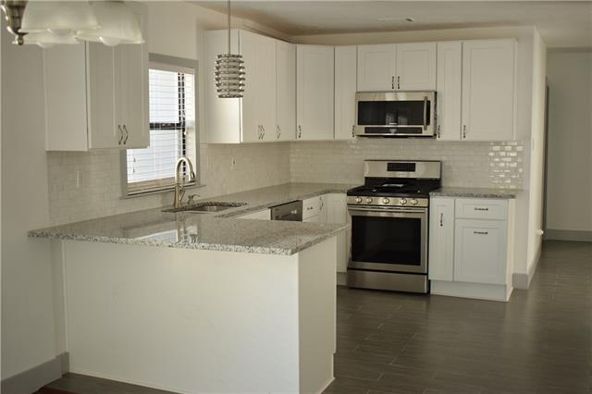 Building Photo - 722 S Winnetka Ave