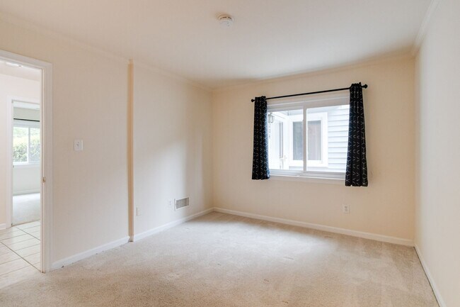 Building Photo - Crofton Condo For Rent