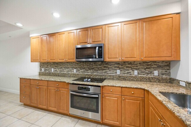 Building Photo - 606 Riviera Dunes Way