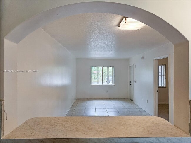 Building Photo - 2651 SE 12th Rd