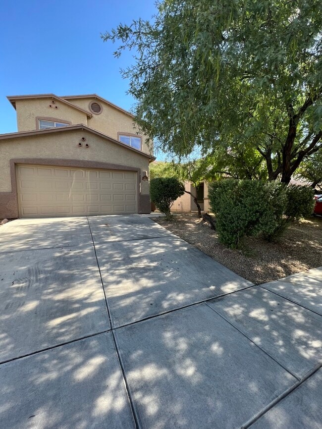 Building Photo - HOUSE FOR RENT