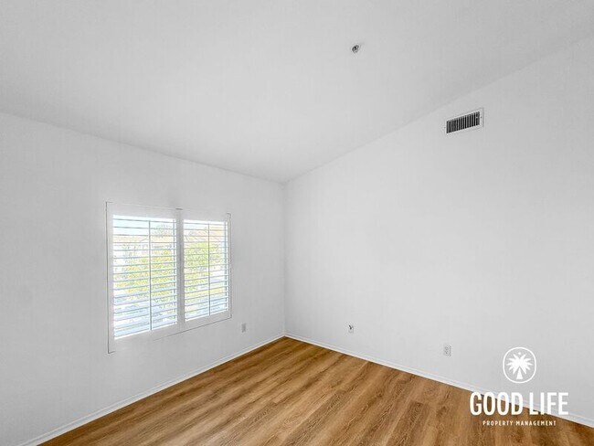 Building Photo - 154 California Ct