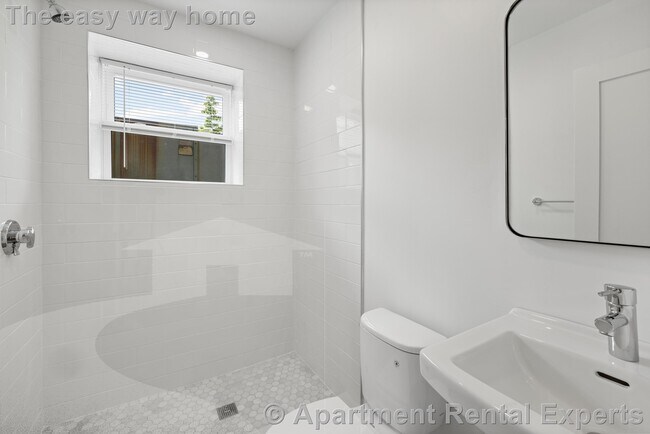 Building Photo - 406 Columbia St