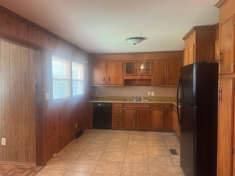 Building Photo - 3001 Depaul Ct