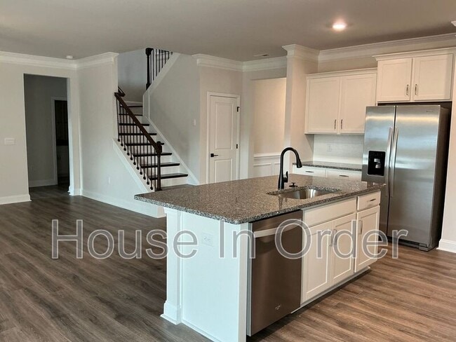 Building Photo - 41 Silverthorne Ct