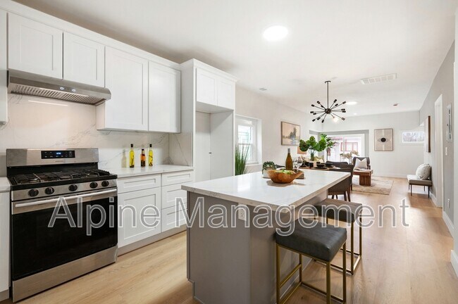 Building Photo - 830 47th St