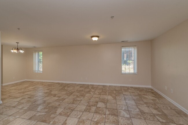 Building Photo - 2 bed/2 bath unit in Downtown Augusta, with washer & dryer!