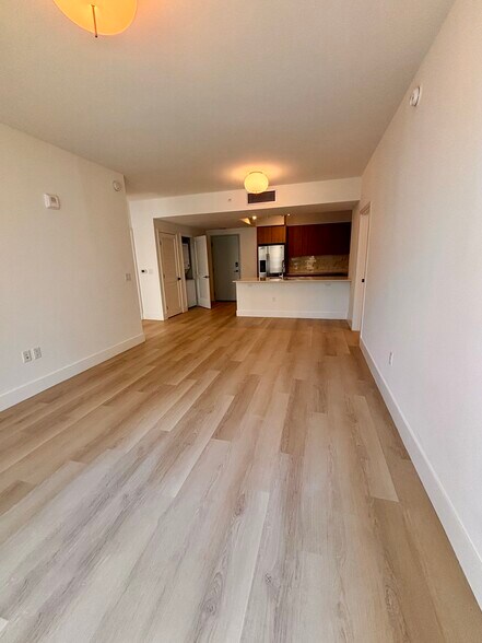 Primary Photo - 2512 NE 181st St