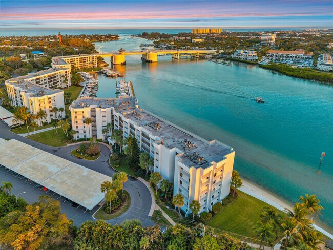 Building Photo - 1648 Jupiter Cove Dr