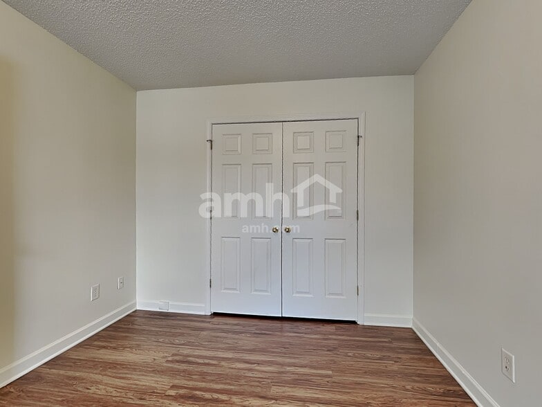 Building Photo - 1219 Alston Hill Dr