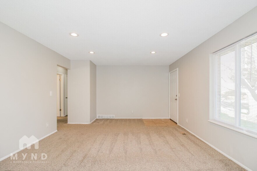 Building Photo - 9548 S 1210 E