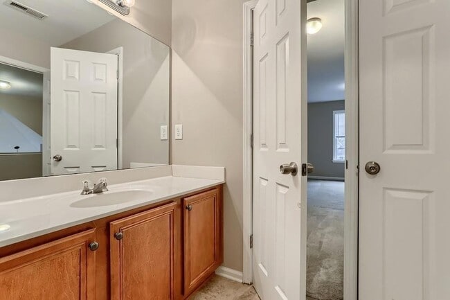 Building Photo - 2605 Gateview Ct