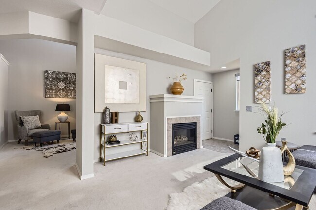 Building Photo - 644 Silver Mesa Dr