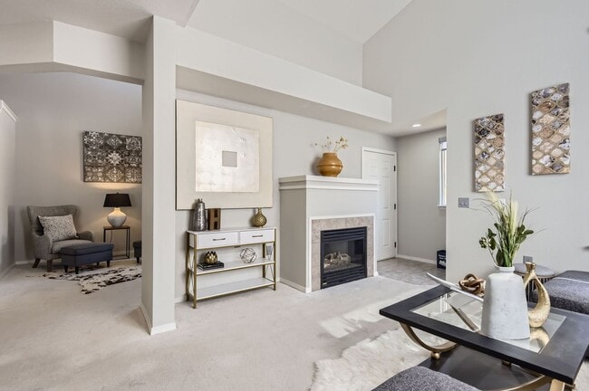 Building Photo - 6444 Silver Mesa Dr