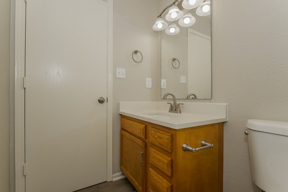 Building Photo - 4038 Knollwood Ave