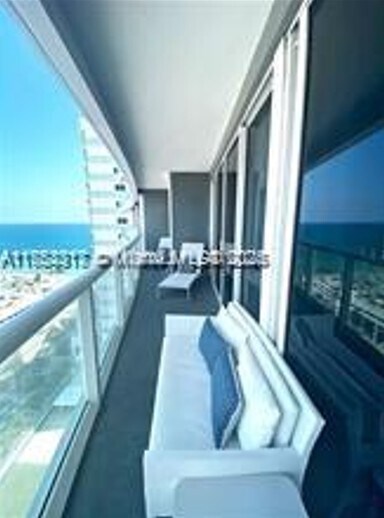 Building Photo - 3101 Bayshore Dr