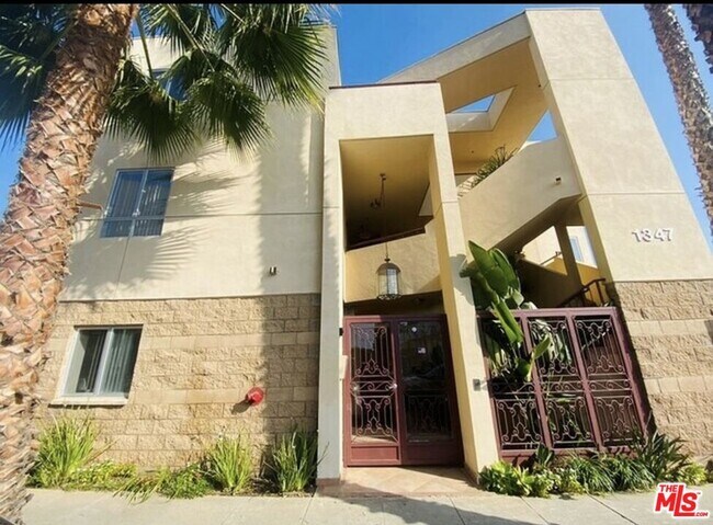 Building Photo - 2301 Santa Monica Blvd