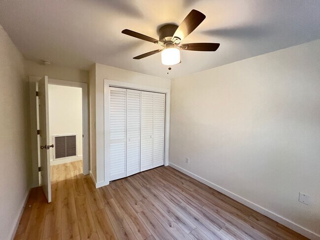 Building Photo - Pet Friendly, Remodeled Home in North Myrt...