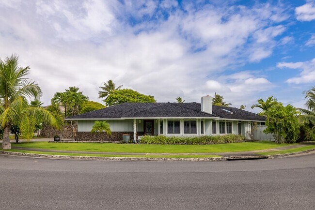 Building Photo - Private Beach Access, Pool, AC, Kailuana Loop