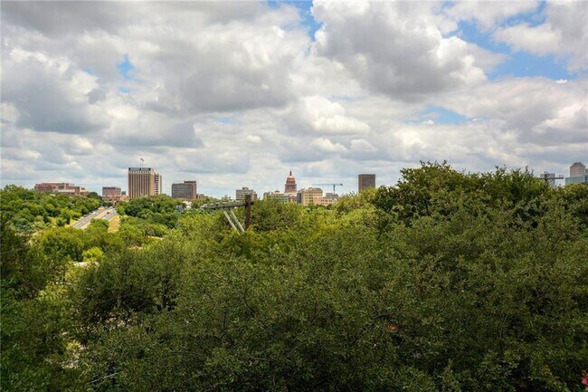 Building Photo - 1406 Windsor Rd