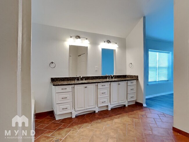 Building Photo - 4334 Egret Dr