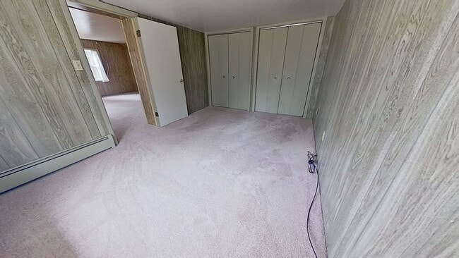 Building Photo - Bright & Cozy Second-Floor Apartment