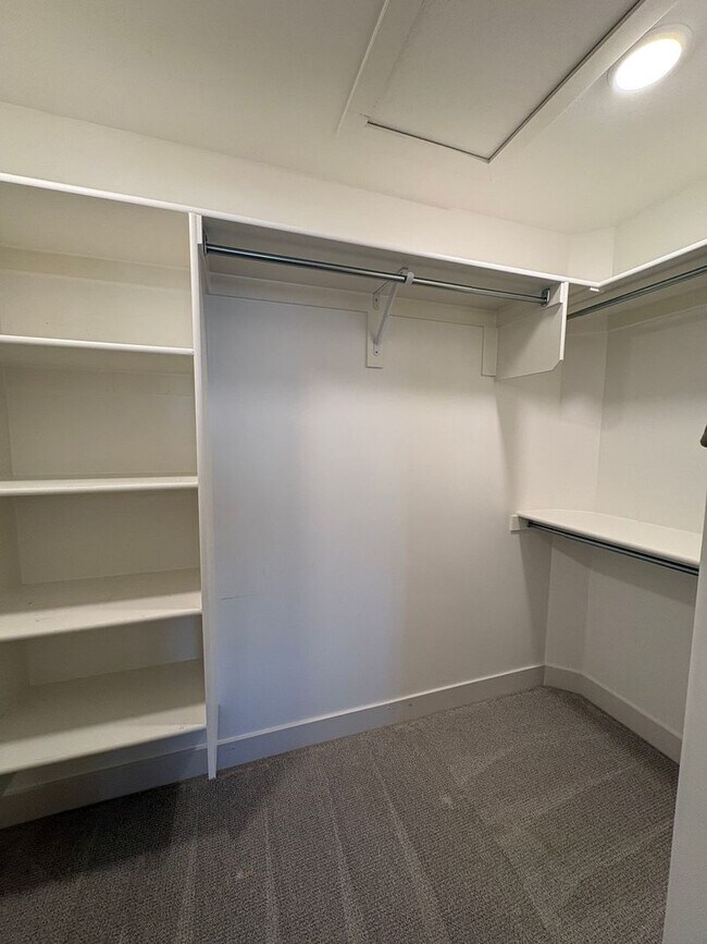 Building Photo - 1754 N Blaze Ln