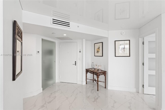 Building Photo - 19101 NE 36th Pl