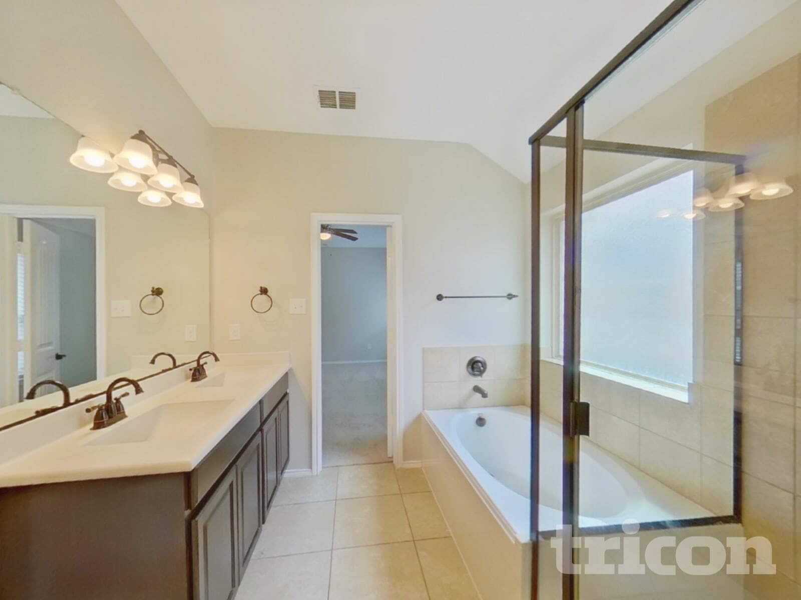 Building Photo - 5816 Burgundy Rose Dr