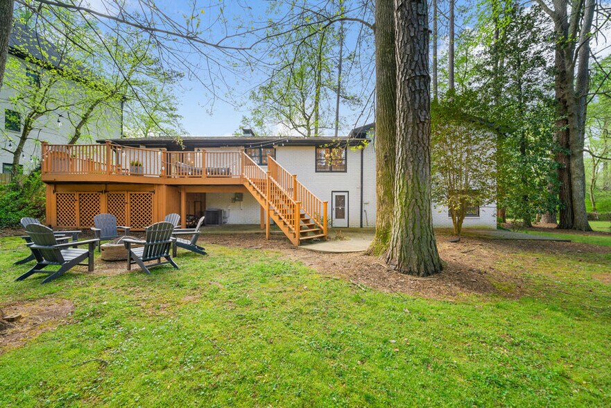 Building Photo - 550 High Point Ln