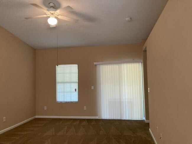 Building Photo - 7 Wells Pl