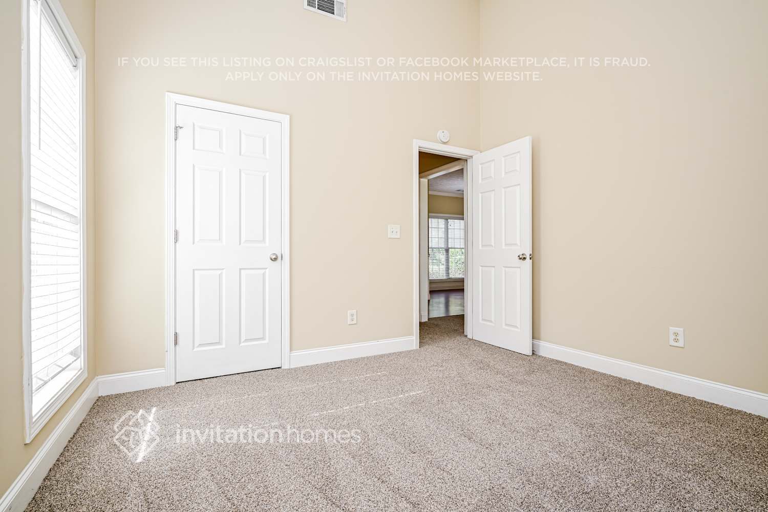 Building Photo - 220 Hedgewood Dr