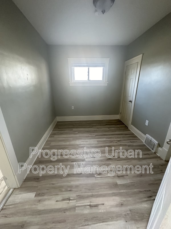 Building Photo - 4301 W 41st St