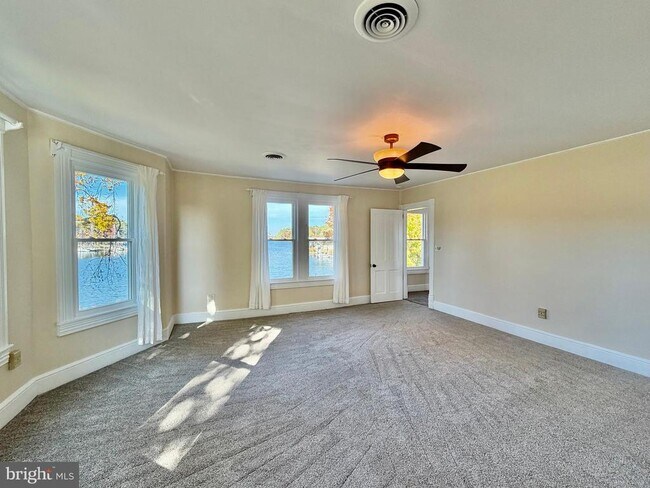 Building Photo - 48600 Deep Cove Ln