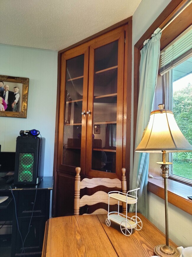 Building Photo - 721 E Emerson St