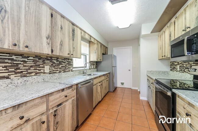 Building Photo - 4913 SE 32nd Ct