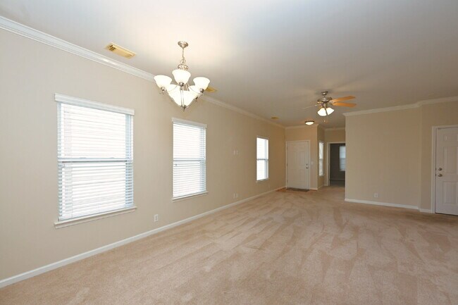 Building Photo - 2 BR Harbor Village Condo