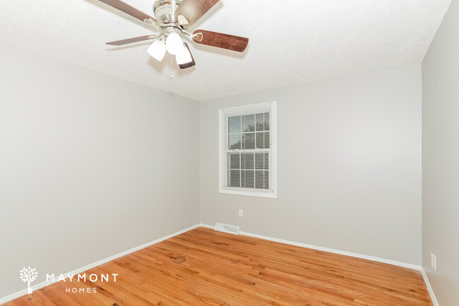 Building Photo - 4392 Glenhaven Rd