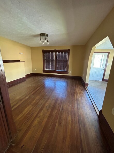 Building Photo - 96 E Franklin St