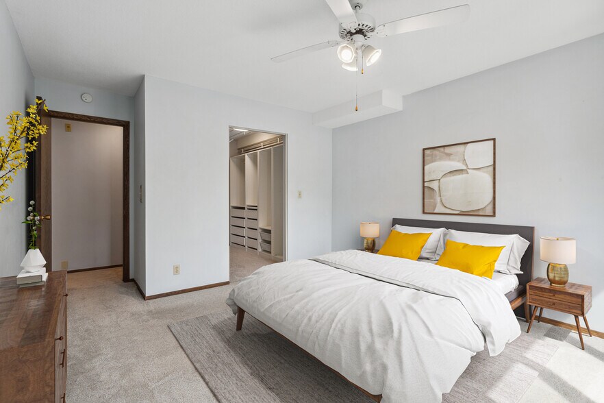 Main Bedroom - 3200 Virginia Ave S