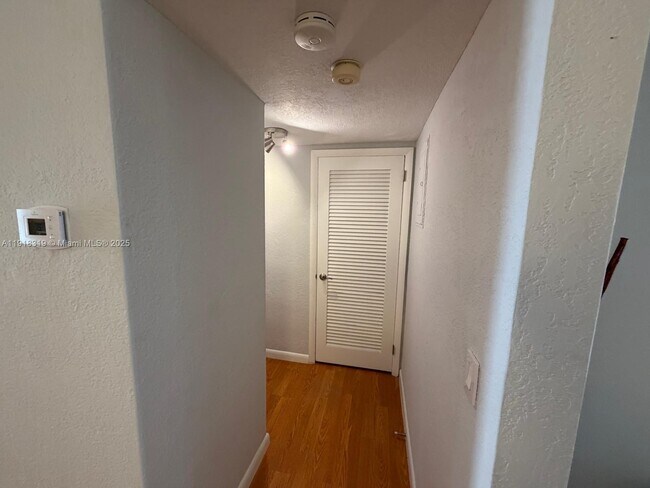 Building Photo - 630 Layne Blvd