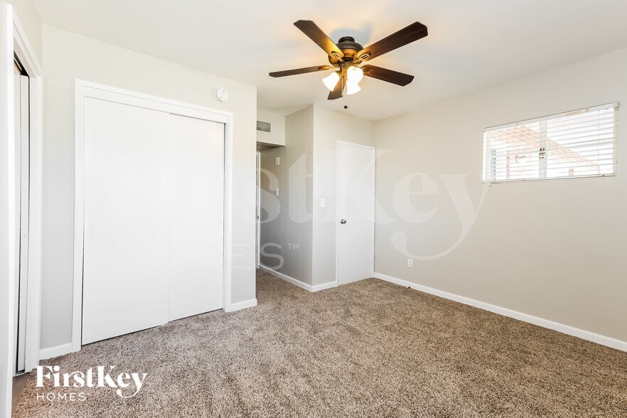 Building Photo - 2025 West Campbell Ave