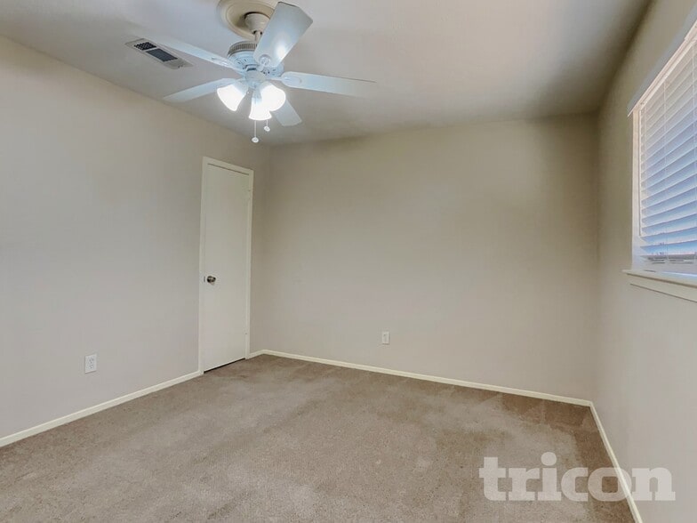 Building Photo - 23110 Newgate Dr