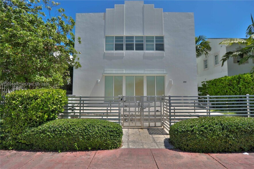 Building Photo - 935 Euclid Ave